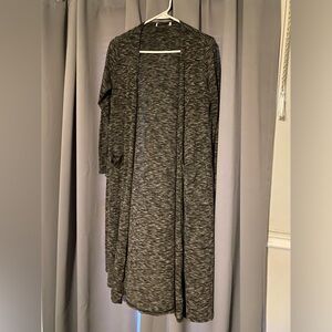 Lularoe Sarah long sweater with pockets, salt and pepper color pattern.